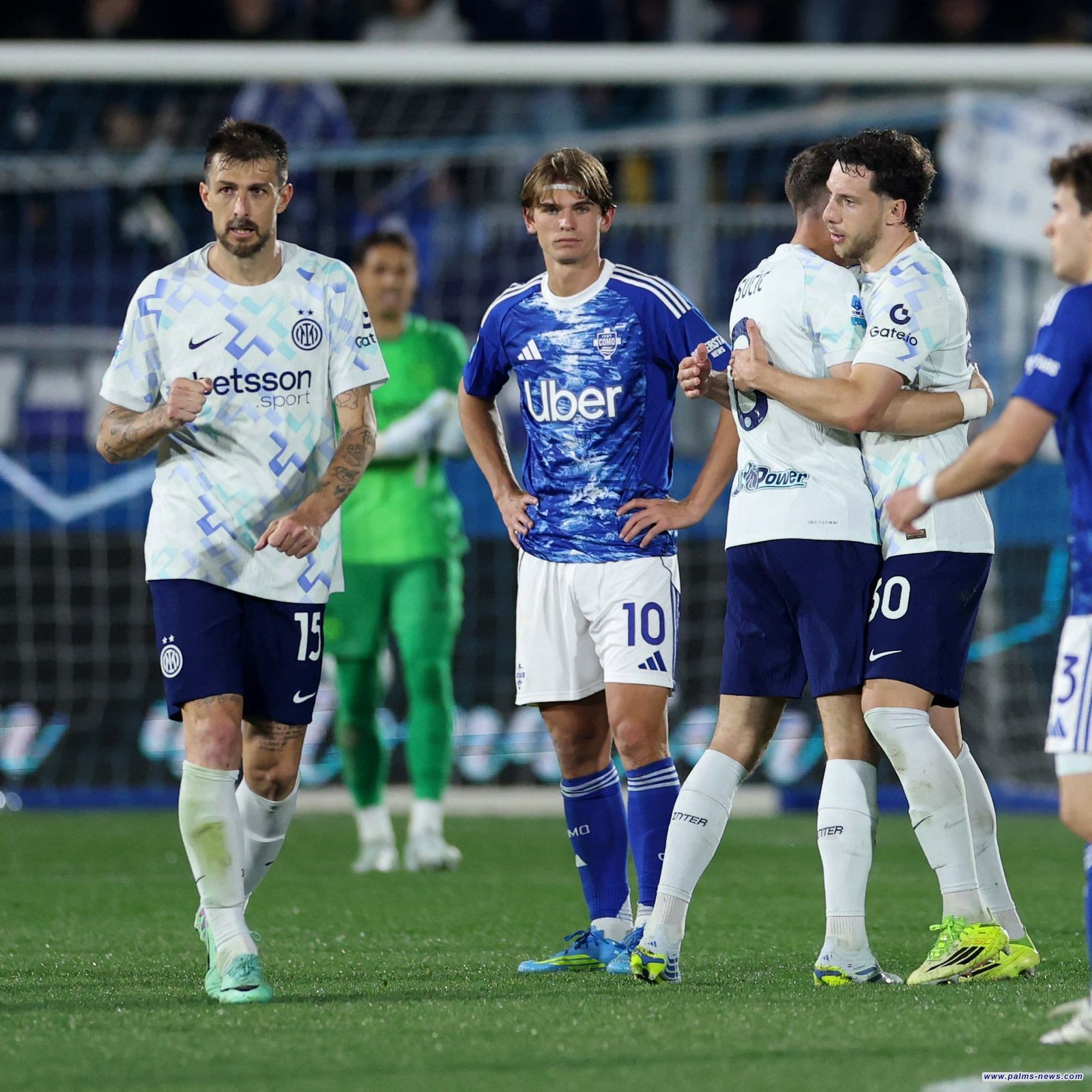 الإنتر يقلب الطاولة على كومو في مباراة مجنونة ويقترب من لقب الكالتشيو